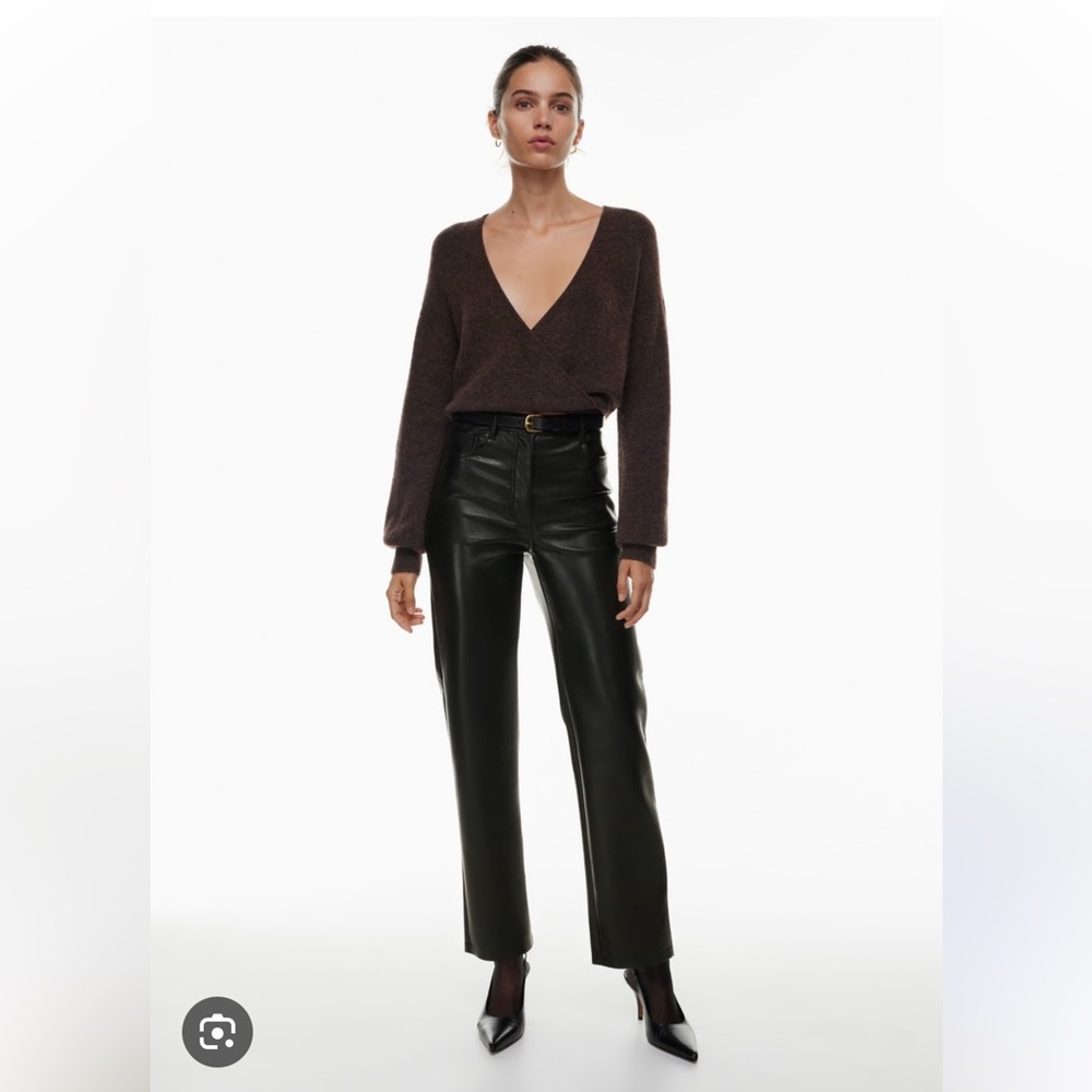 • Aritzia Wilfred • Women’s. Melina Straight Leg Faux Leather Pants Black